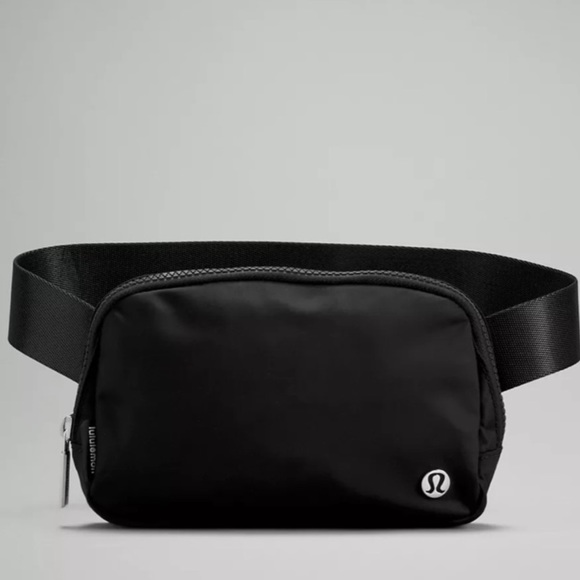 lululemon athletica Handbags - NWT BLACK Lululemon Everywhere Belt Bag